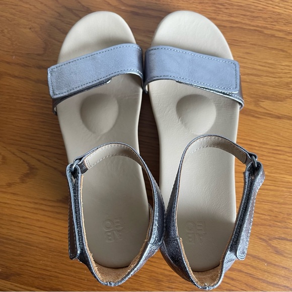 ABEO Cecile Metatarsal Leather Wedge Sandals Silver Size 9 - Picture 14 of 15